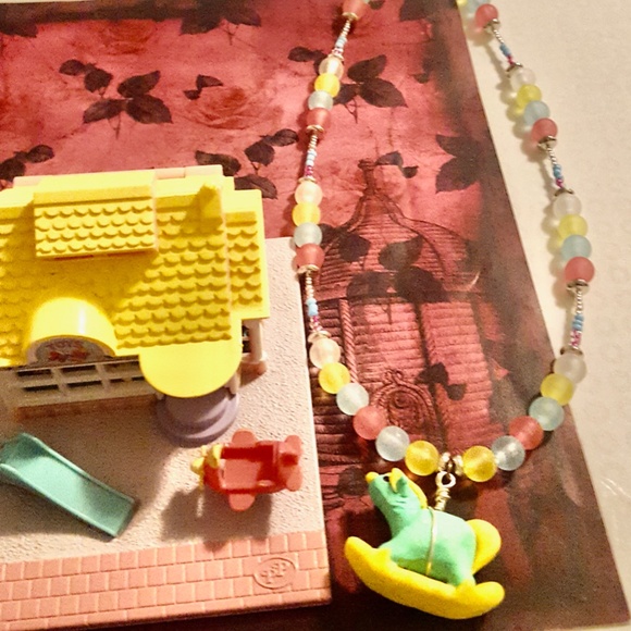 1993 Polly Pocket Toy Shop, Doll and Rocking Horse Beaded Necklaces - Picture 4 of 7